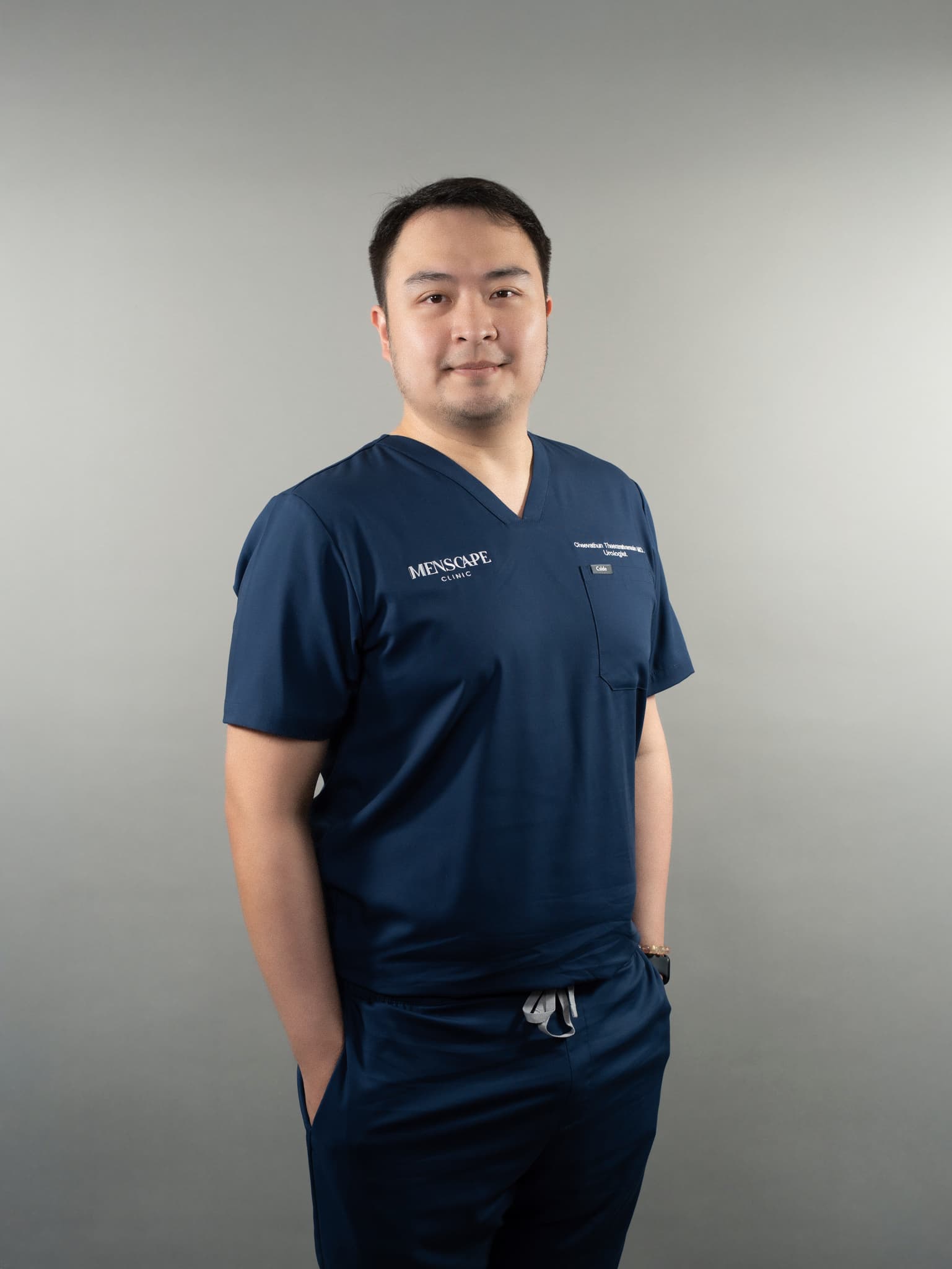 Dr. Cheevathun Theeraratvarasin (Big)